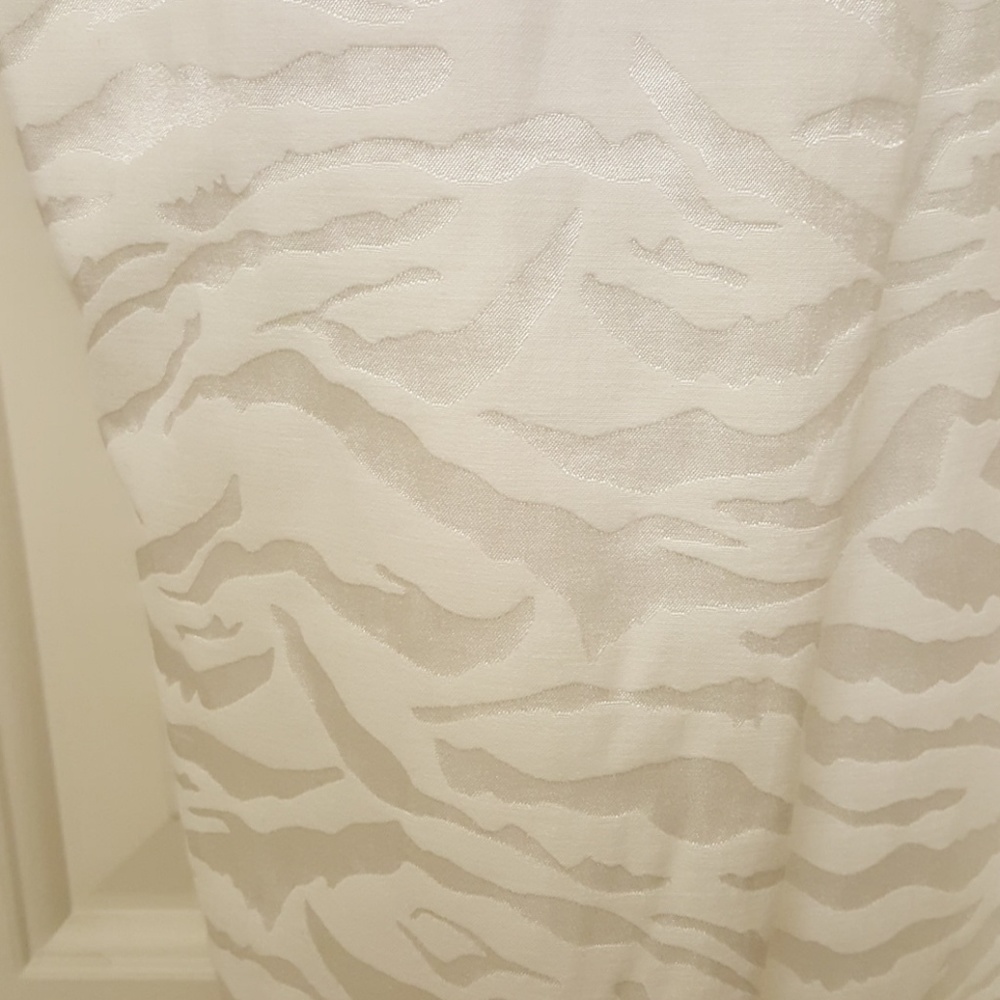 Dress - Picture 8 of 8